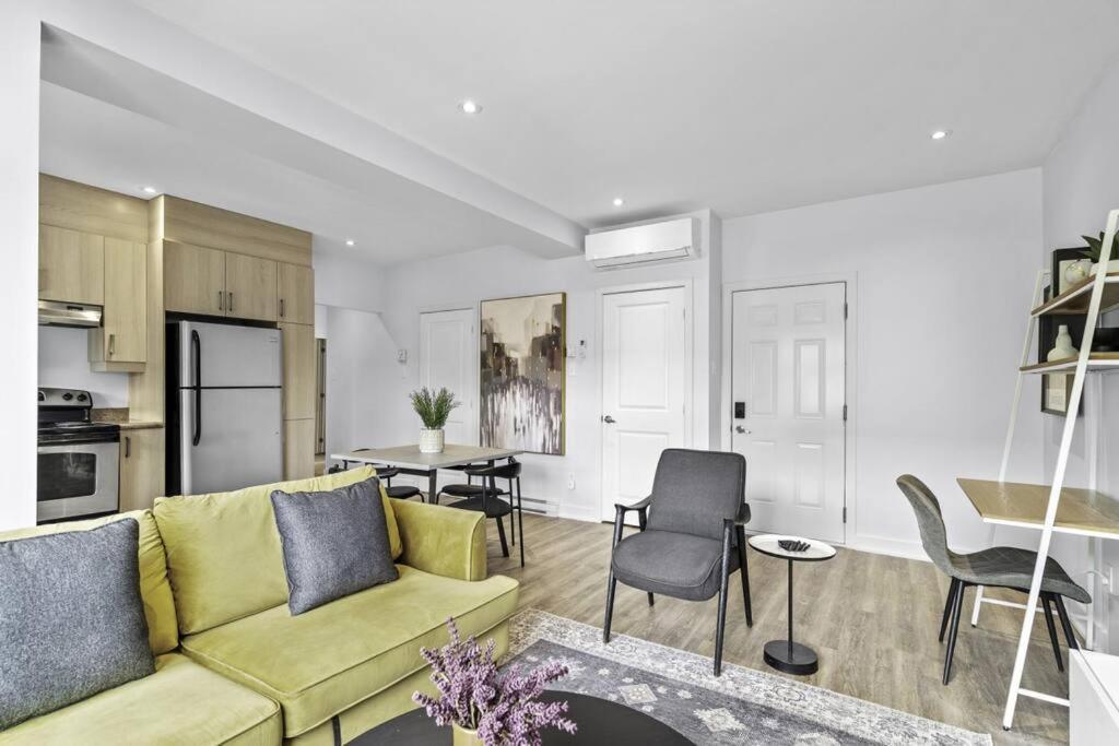 Stylish 2 Bedroom Haven By Jean Talon Market Montréal Extérieur photo