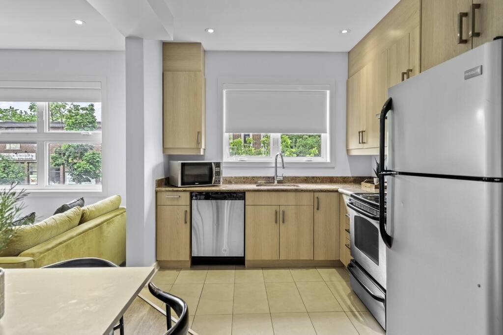 Stylish 2 Bedroom Haven By Jean Talon Market Montréal Extérieur photo
